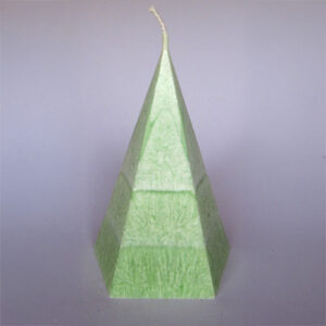 Kristallkerze Pyramide klein hellgrün